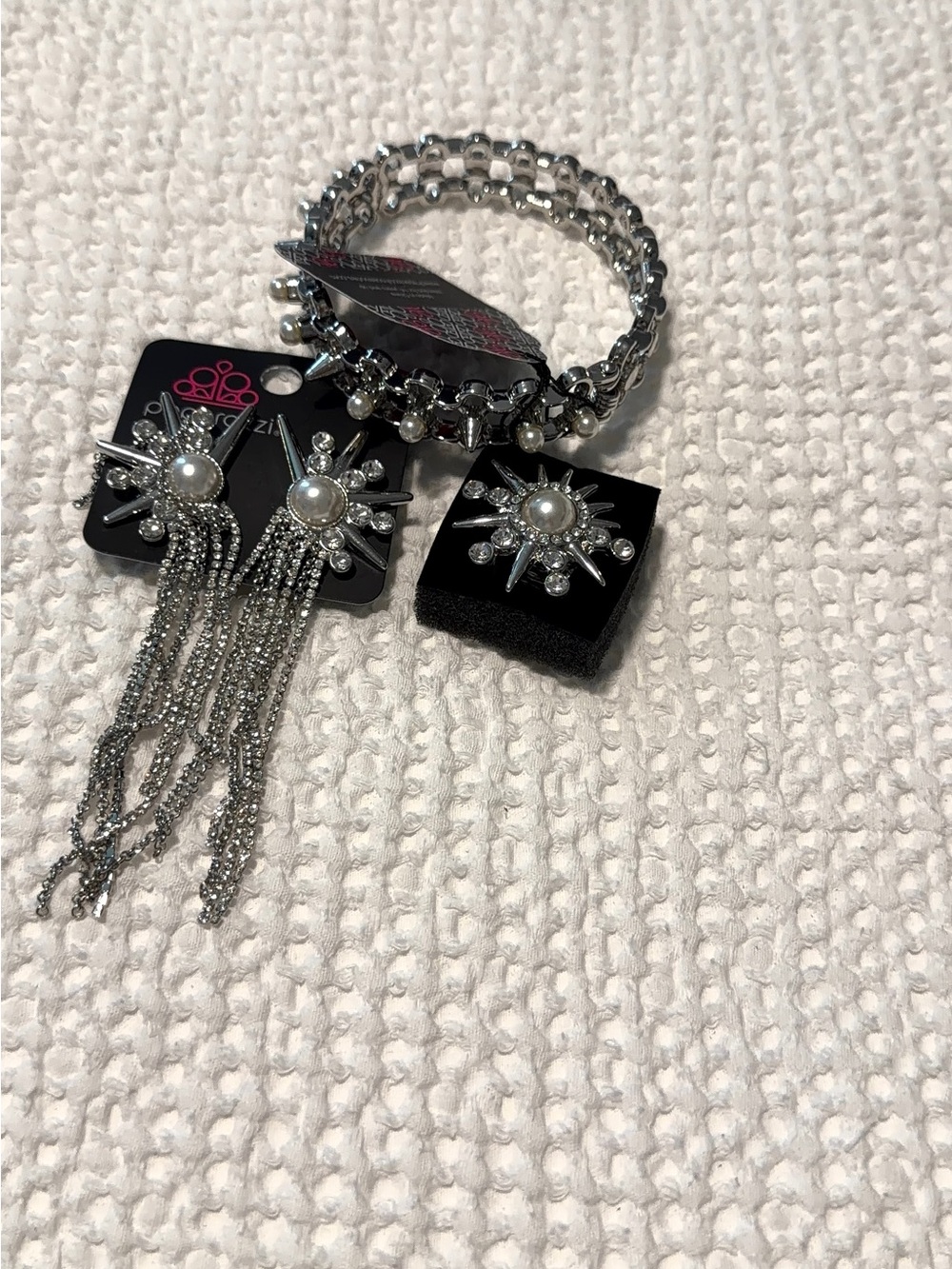 Paparazzi Silver Pearl Starburst Bracelet and Fringe Earring Set